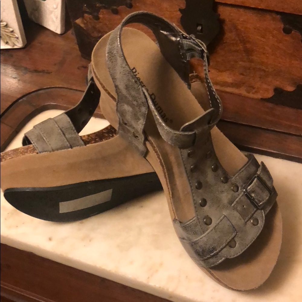 NEVER WORN! Cute Pierre Dumas Wedges.